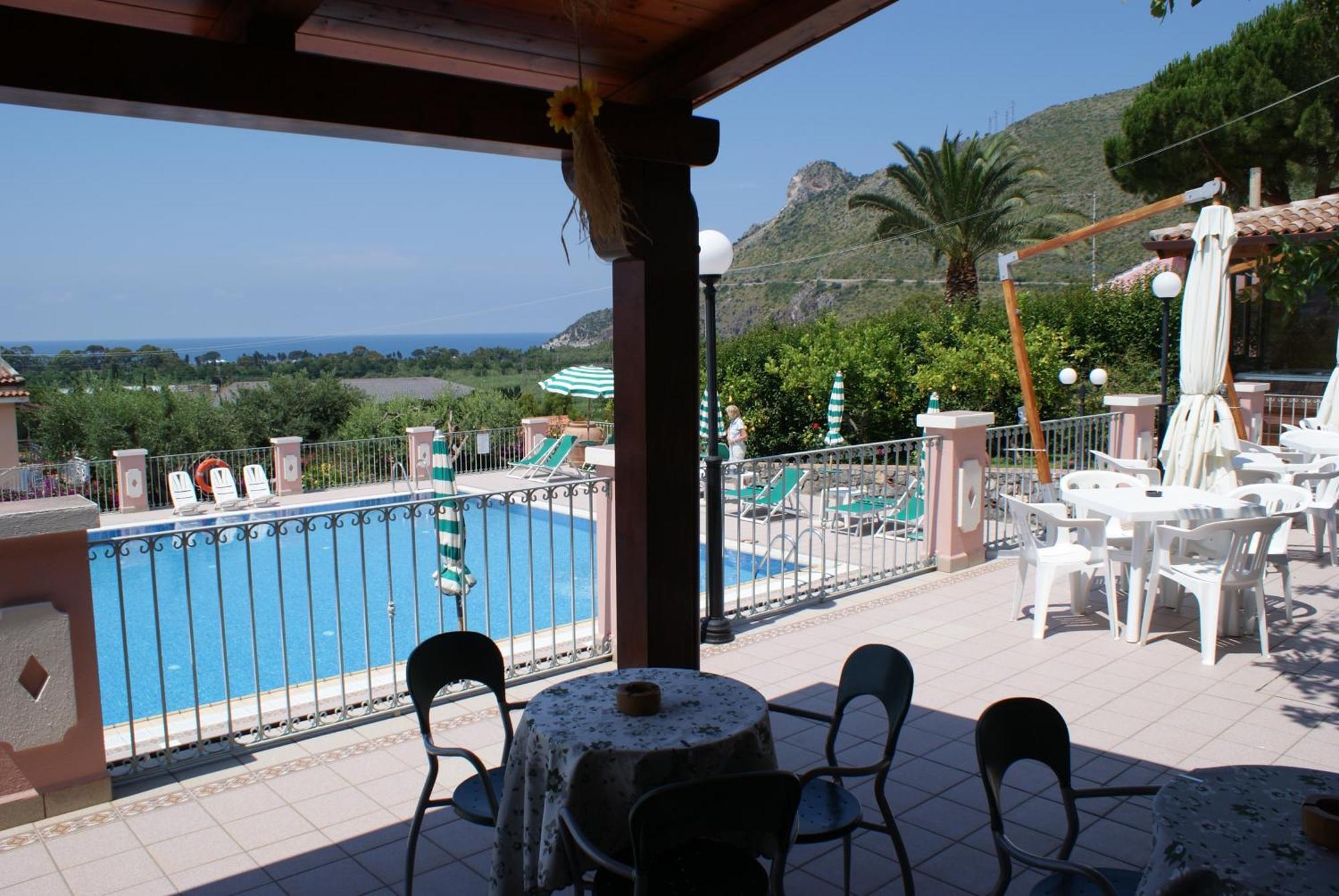 Hotel Ristorante Borgo La Tana Maratea Exterior foto