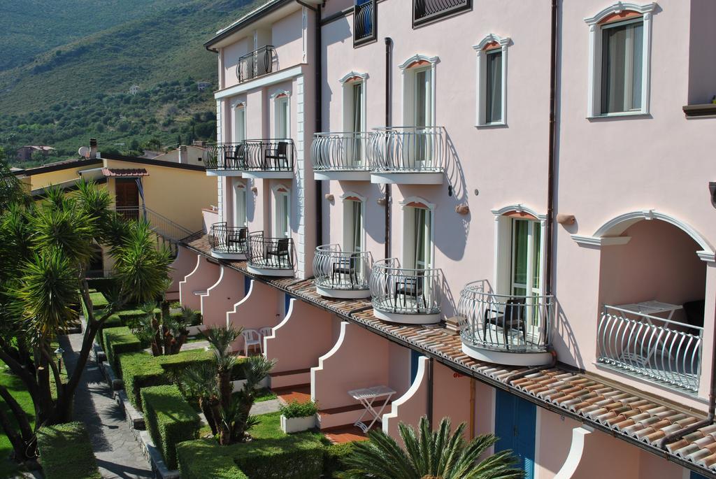 Hotel Ristorante Borgo La Tana Maratea Exterior foto